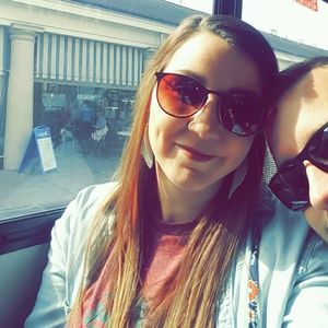 Meet your Posher, Halie